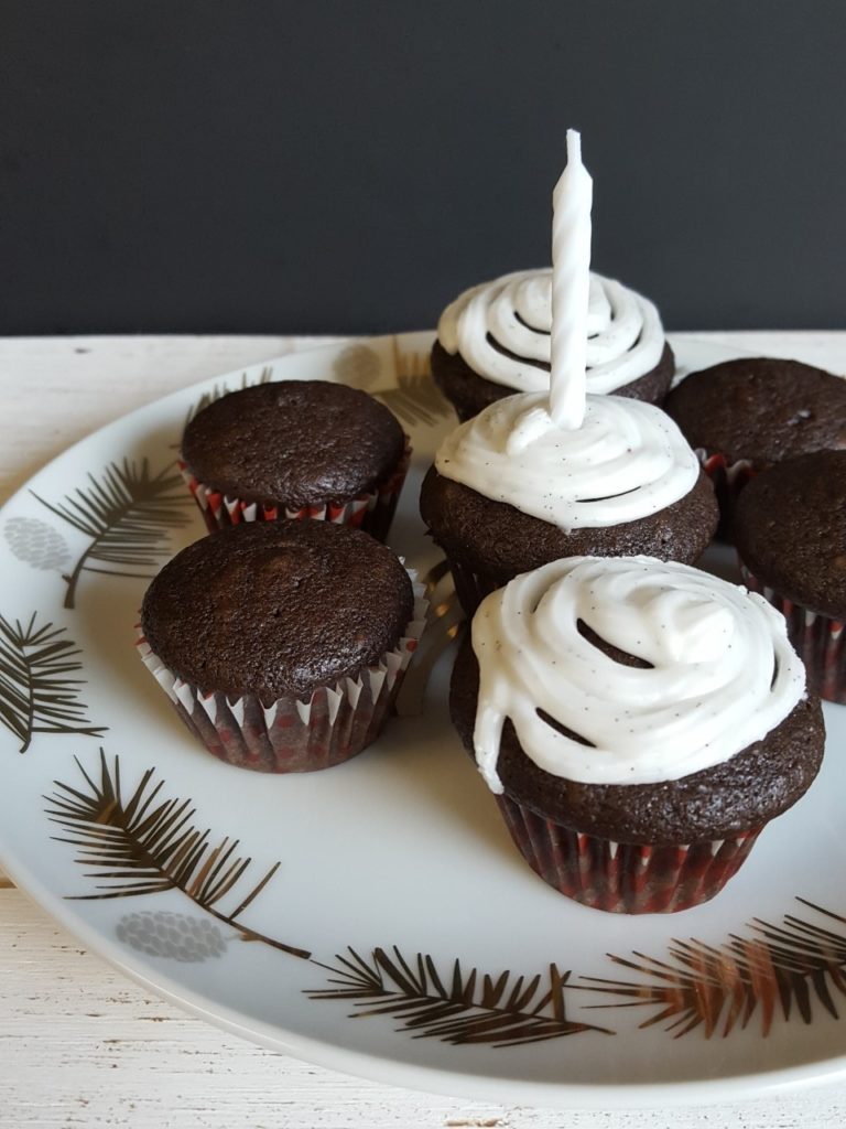 vegan chocolate cherry cupcakes